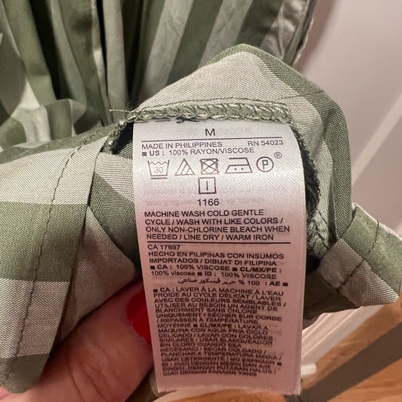 NWT Old Navy Romper - Picture 5 of 5